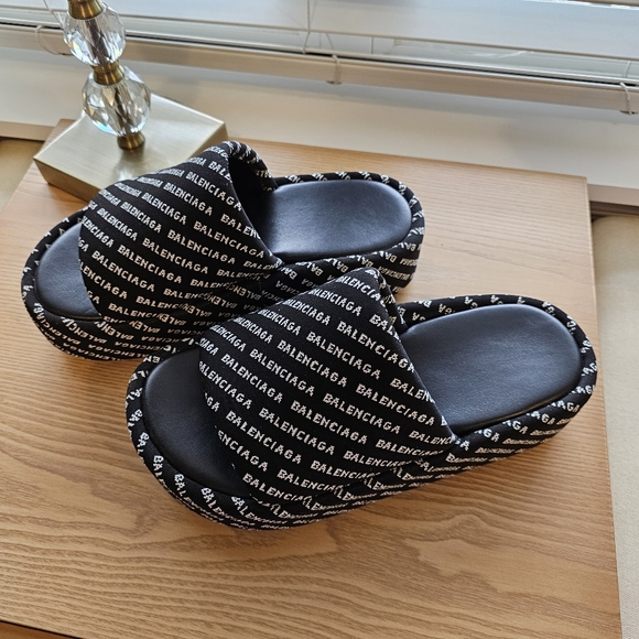 BALENCIAGA LOGO SLIP ON PLATFORM SANDALS - Picture 8 of 9